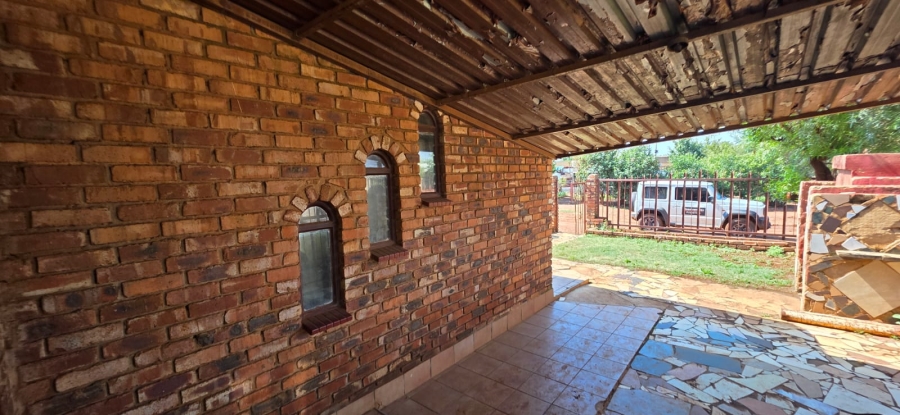 2 Bedroom Property for Sale in Ikageng North West